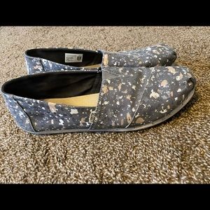 TOMS Slip-Ons